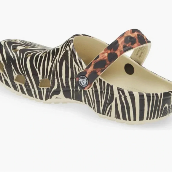 CROCS Animal Print Clog. Women’s Size 6 - Picture 2 of 5
